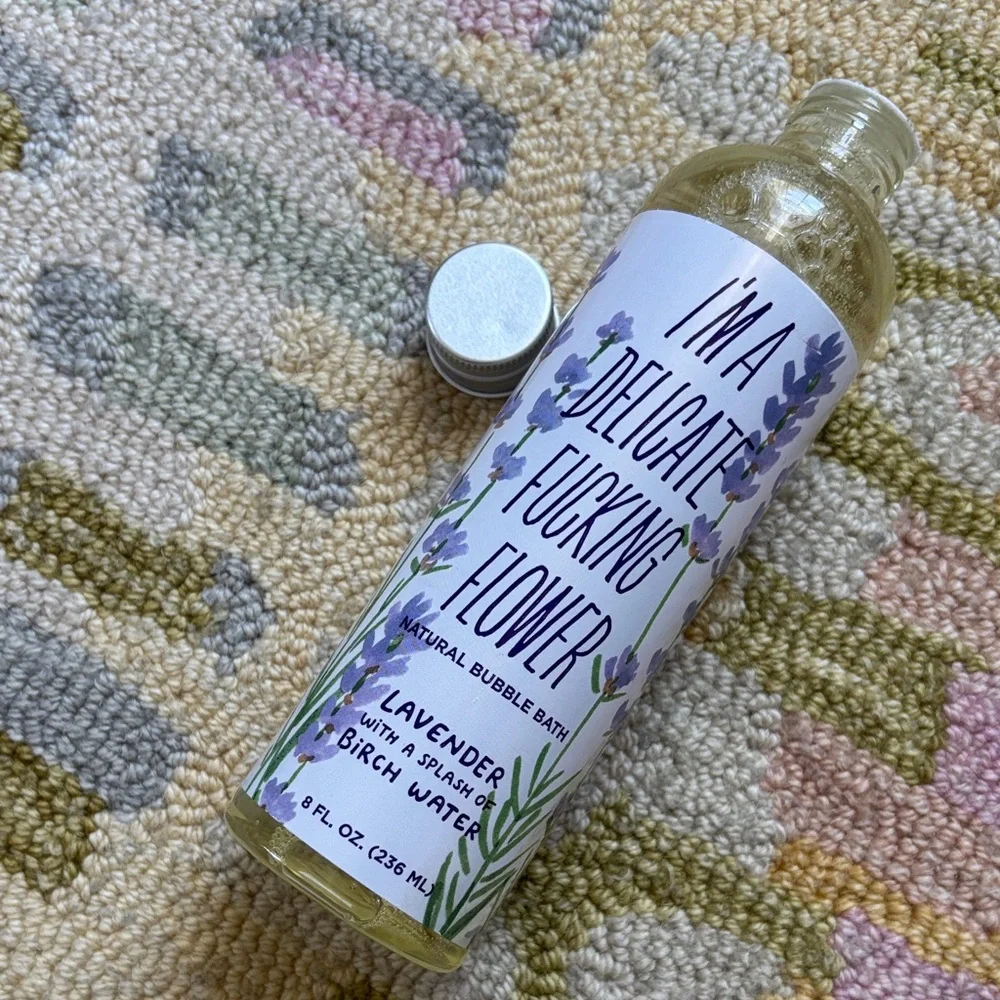 Blue Q I’m a Delicate F’ing Flower Natural Bubble Bath Lavender Birch Water NWT